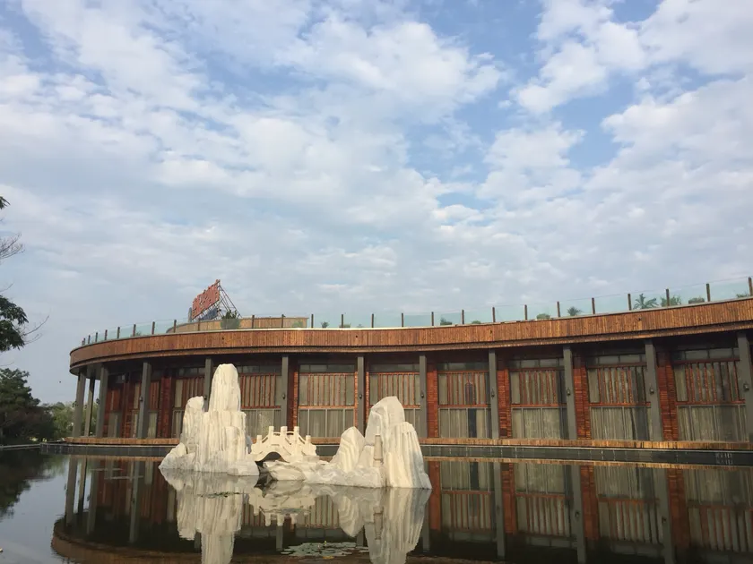 Cao Fei Island Hotel - Image 1