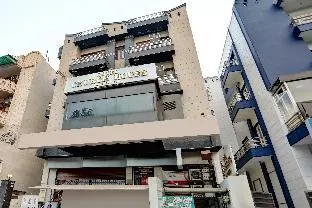 OYO Townhouse 619 Hotel Church House Rohini Near Rohini Sector 18 Metro Station - Image 1