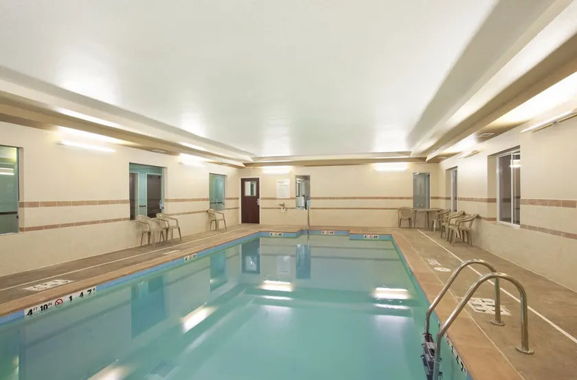 Holiday Inn Express Le Roy - Bloomington Area - Image 1