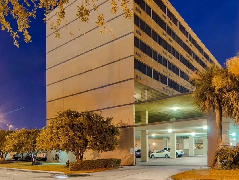 Comfort Inn & Suites At Copeland Tower - Image 1
