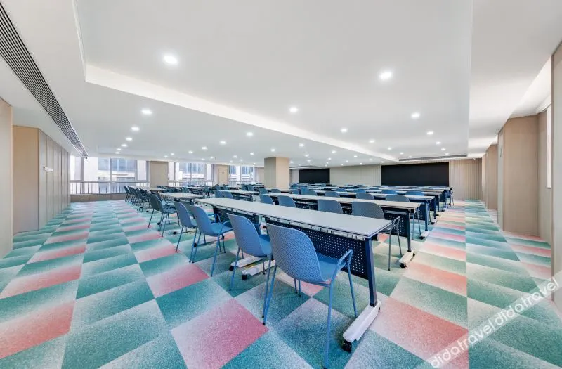 Homeinn Hotel (Hohhot Tumed Left Banner Jinchuan Cultural Square University of Technology Branch) - Image 1