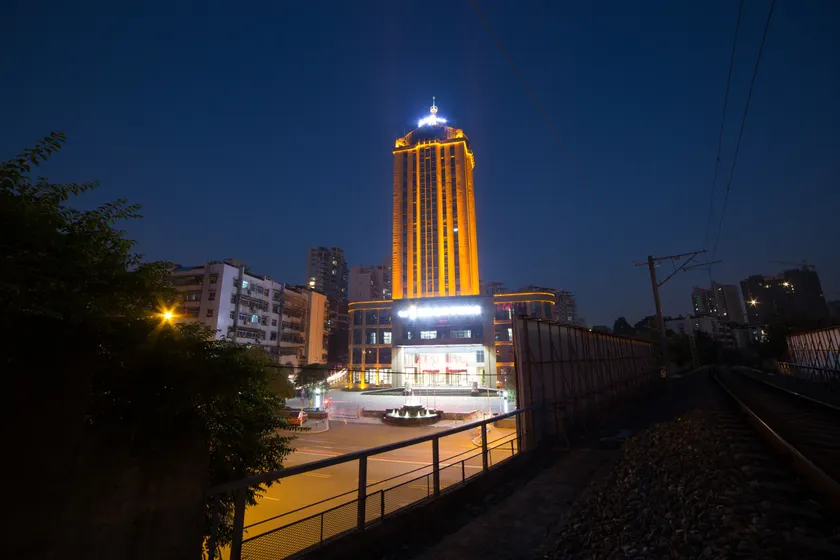Haiyi Fino Hotel (Binjiang Wanda Plaza Yichang Central Hospital Wujia Branch) - Image 1