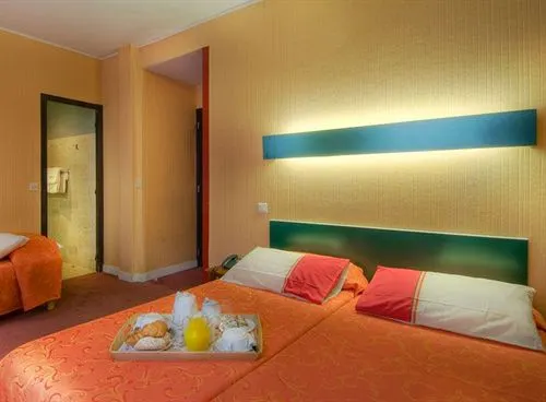 Hôtel Beauquartier Montmartre - Image 1