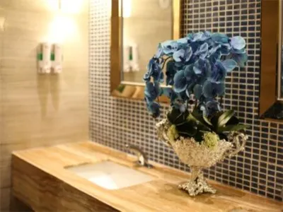 Vanilla Garden Hotel - Image 1