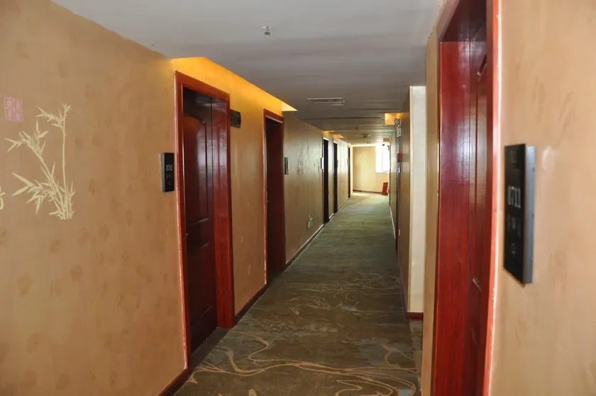 kunlun Hotel - Image 1