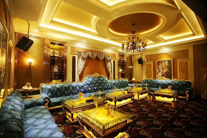 Chengdu Xinhua Hotel - Image 1