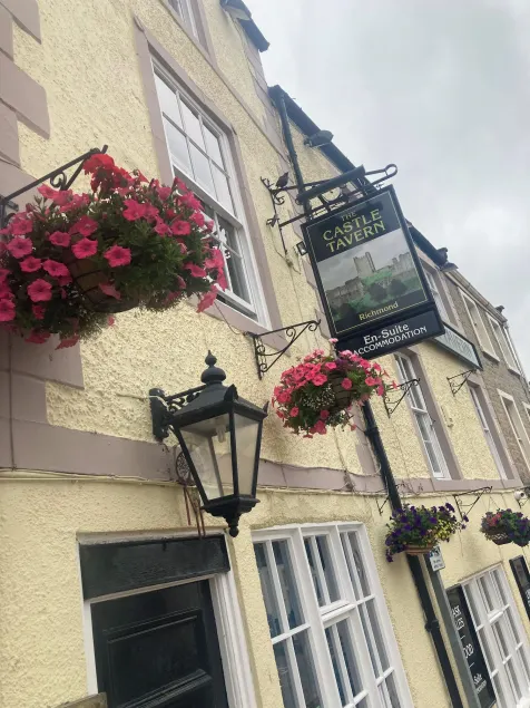 The Castle Tavern Pub & Guest Rooms - Image 1