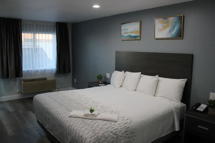 SureStay Hotel by Best Western Chowchilla Yosemite - Image 1