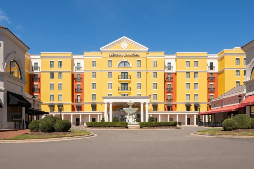 Hampton Inn & Suites Charlotte/South Park at Phillips Place - Image 1