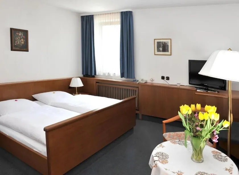 Hotel Grüner Baum - Quarto