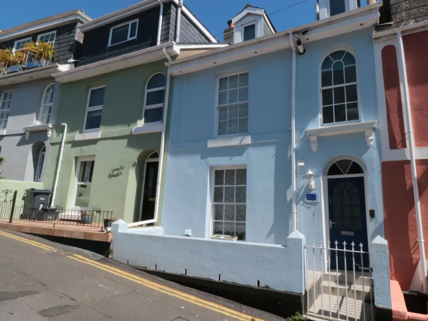 Blue Buoy Cottage - Image 1