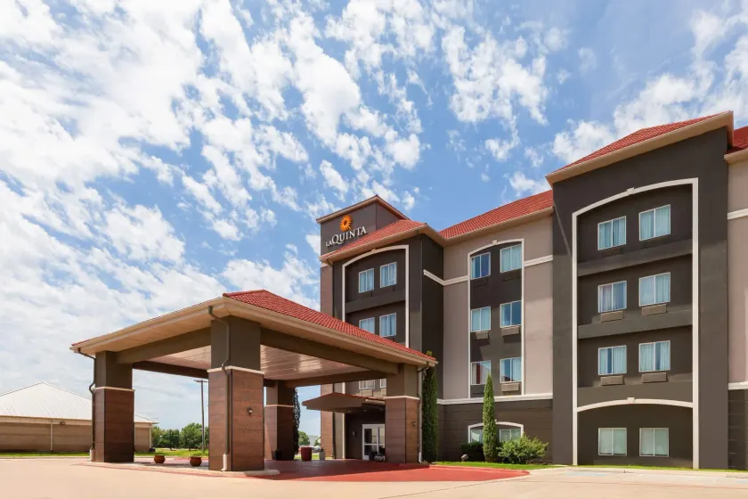 La Quinta by Wyndham Brownwood - Image 1
