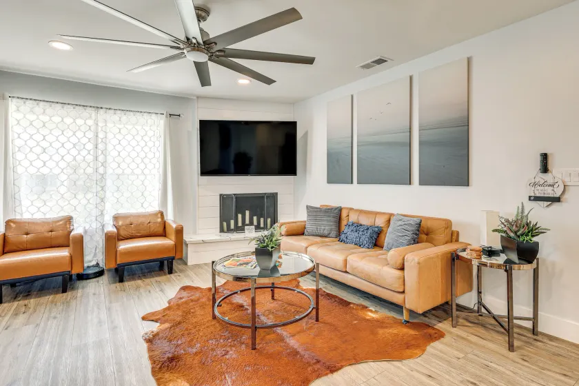 4 Mi to Dtwn Oceanside & Beach: Home w/ Yard! - Image 1