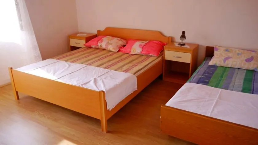 Gemütliche 1-Zimmer-Wohnung mit Meerblick - Zimmer