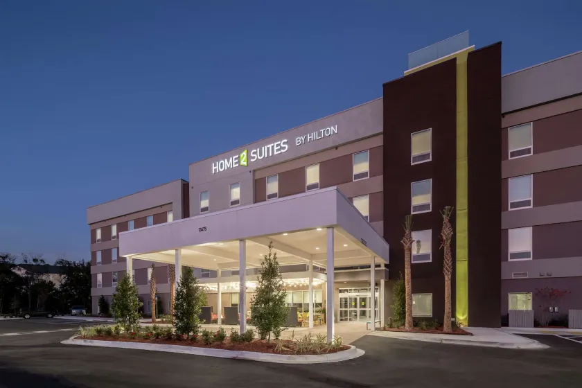 Home2 Suites by Hilton Jacksonville Airport - Image 1