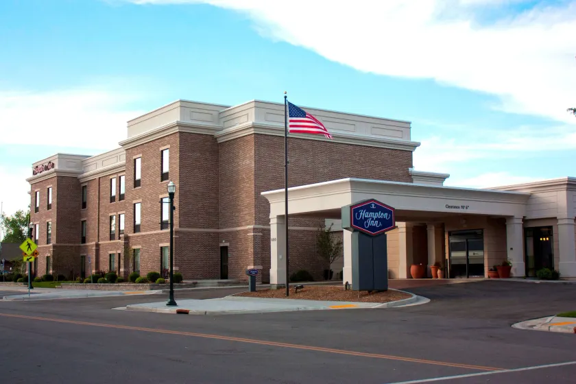 Hampton Inn Burlington - Image 1