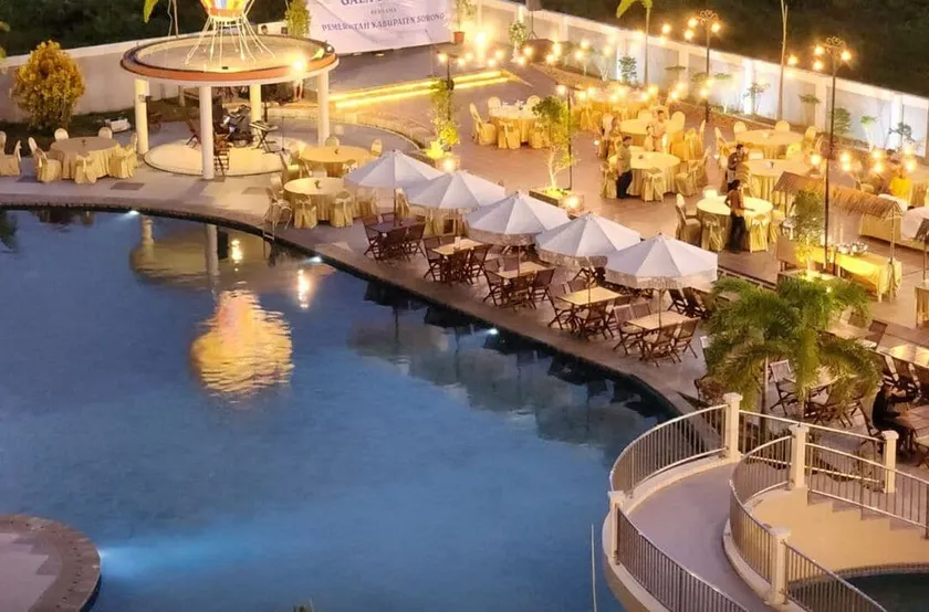 Aimas Hotel and Convention Centre - Image 1