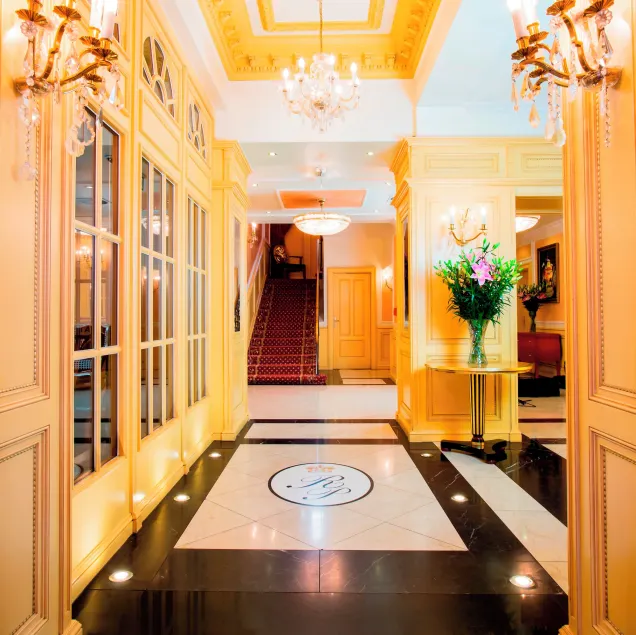 Luxury Family Hotel Royal Palace - Image 1