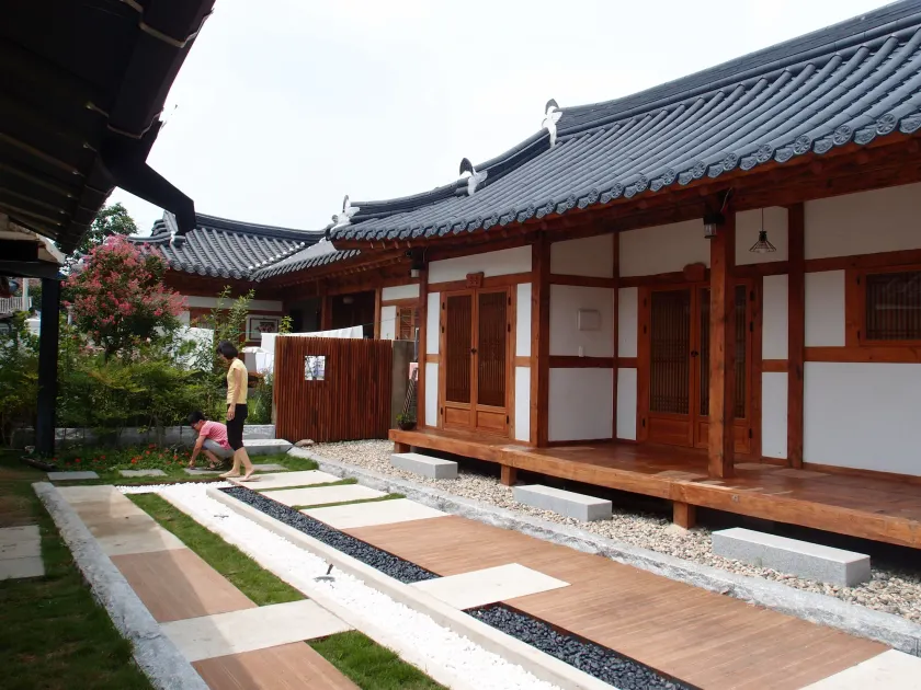 Sarangroo - Image 1