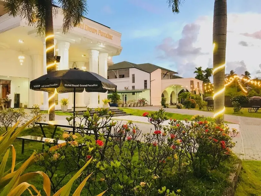 Airport Hotel Dream Paradise - Image 1