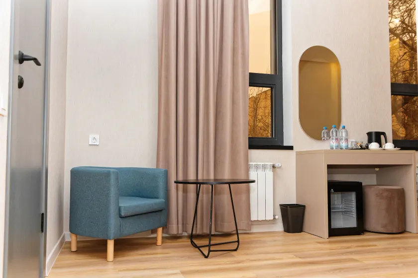 Aston Hotel - Image 1
