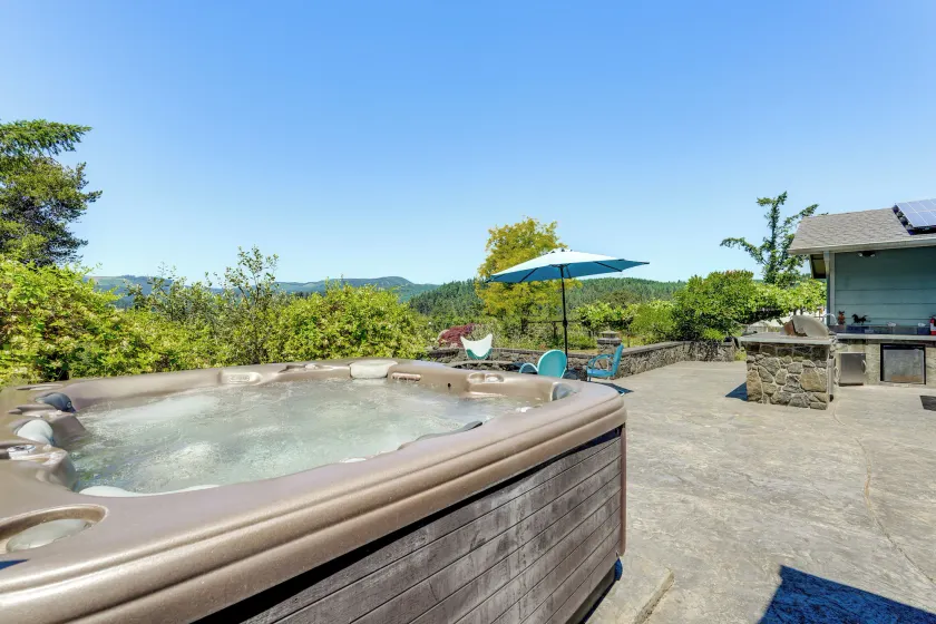 Oregon Farmhouse Hideaway on 53 Acres - Image 1