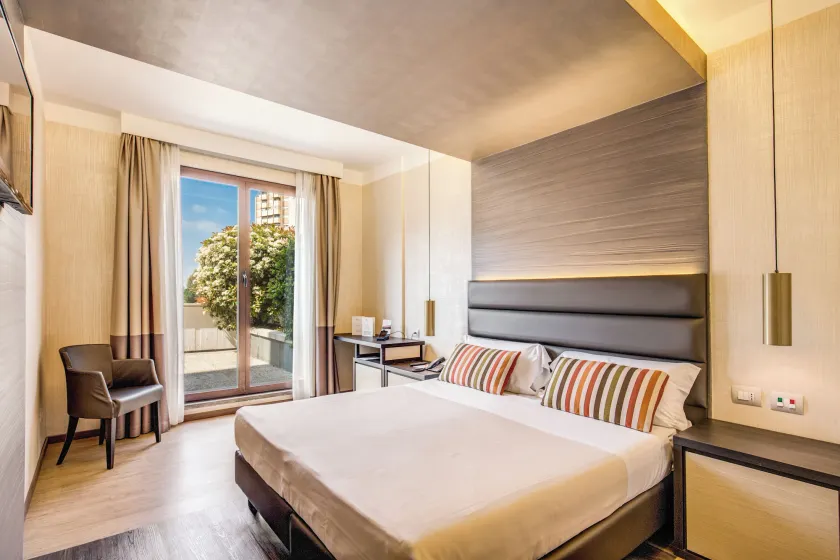 Warmthotel - Image 1