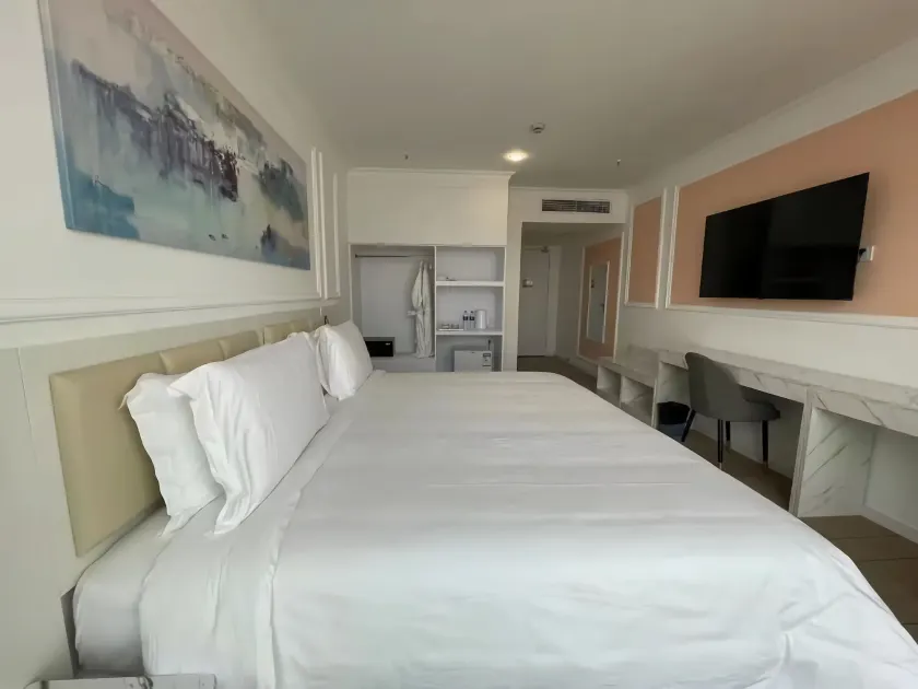 Magnificent International Hotel - Image 1