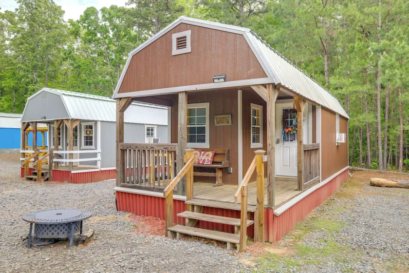 Tree-lined Higden Retreat: Close to Parks + Trails - Image 1