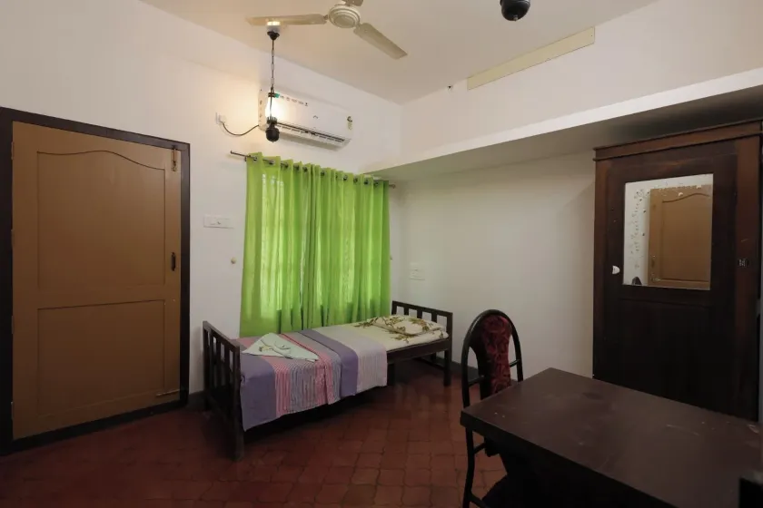 Taaraa Loca - Yoga , Spiritual n Dorms - Zimmer