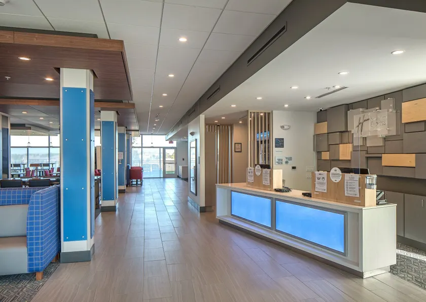 Holiday Inn Express & Suites - West Omaha - Elkhorn by IHG - Lobby