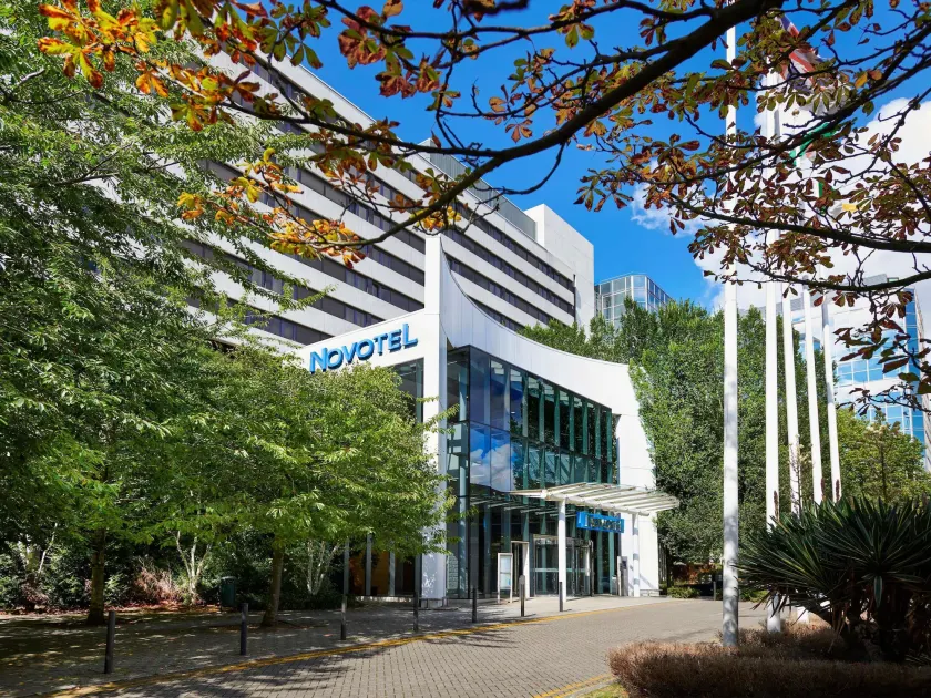 Novotel London West - Image 1