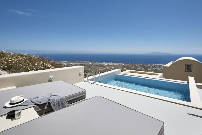 Star Infinity Suites - Image 1