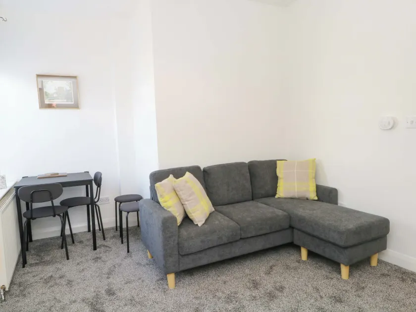 4 Newton Terrace - Image 1