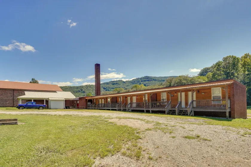 ATV Adventures Await: Tennessee Riverside Retreat - Interiör