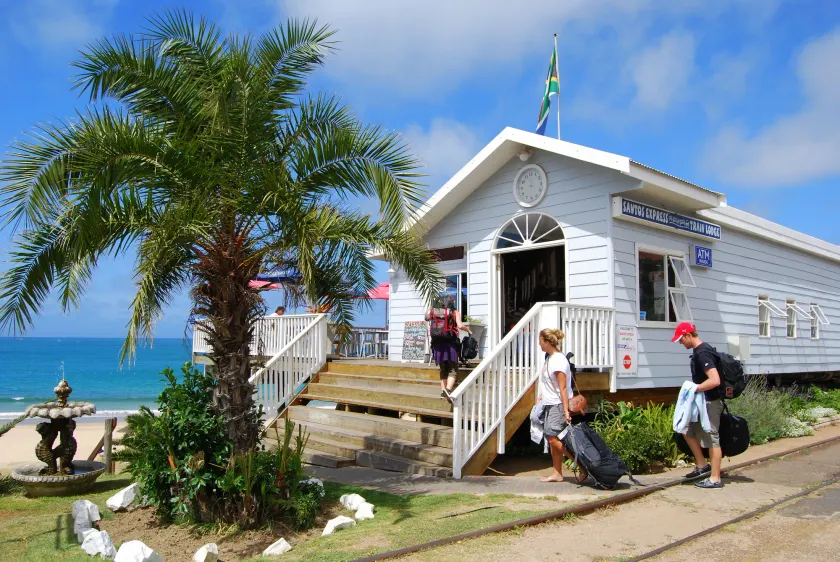 Santos Express Train Lodge - Hostel - Image 1