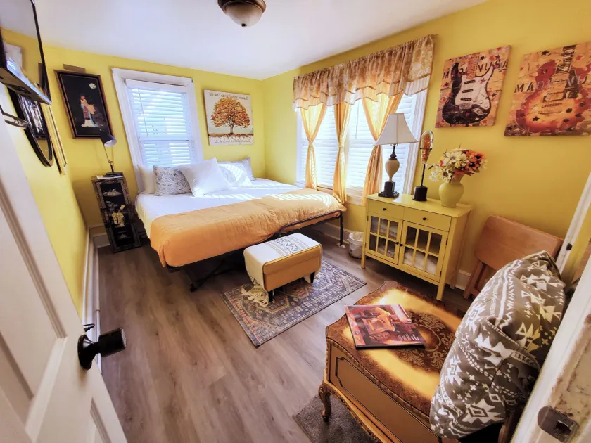 Room-bright & Cozy Room Peaceful Dover S - Image 1