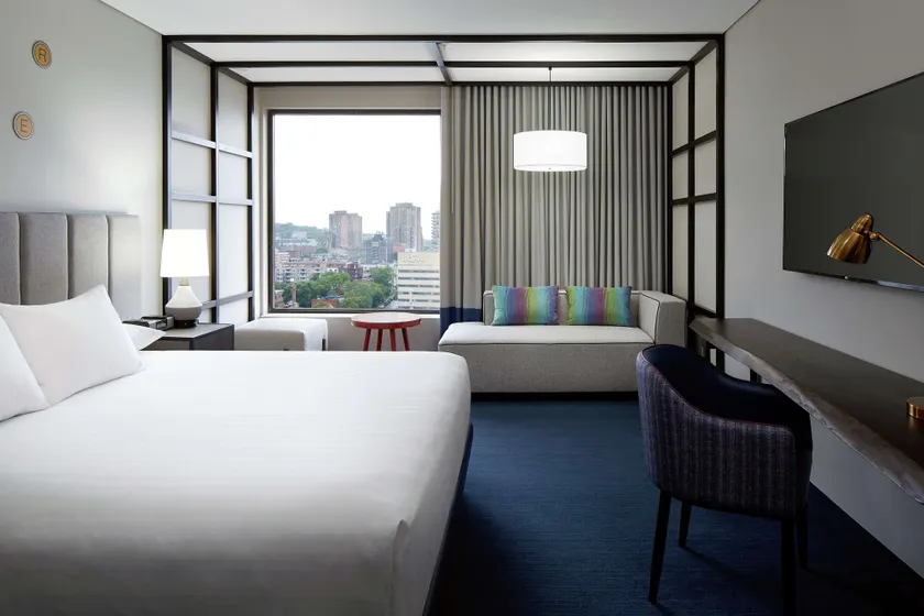 DoubleTree by Hilton Montreal - Image 1
