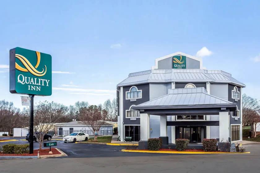 Quality Inn & Suites Salisbury South - Image 1