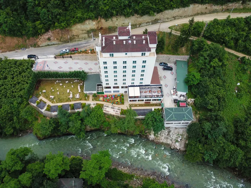 Jolnar garden hotel - Image 1