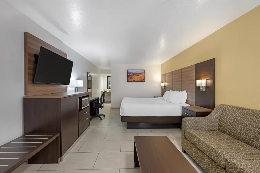 Best Western Santa Rosa Inn - Image 1