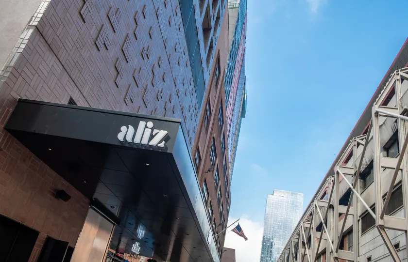 Aliz Hotel Times Square - Image 1