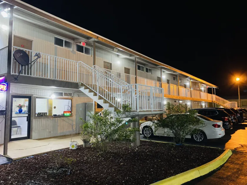 Host Inn - Image 1