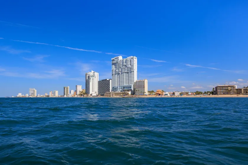Courtyard by Marriott Mazatlan Beach Resort - Image 1