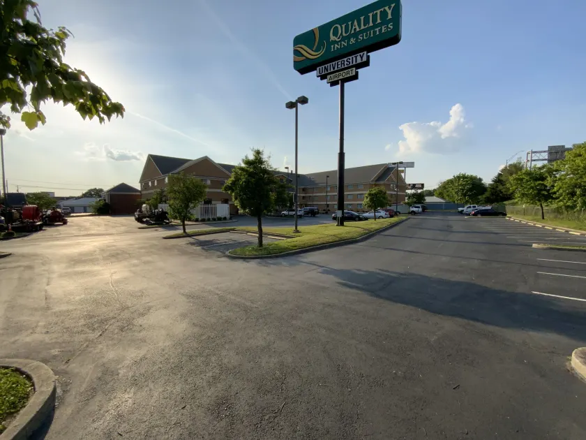 Quality Inn & Suites University-Airport - Image 1