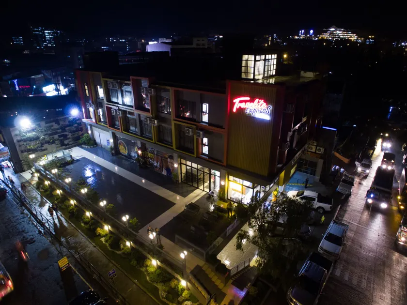 Travelite Express Hotel - Image 1