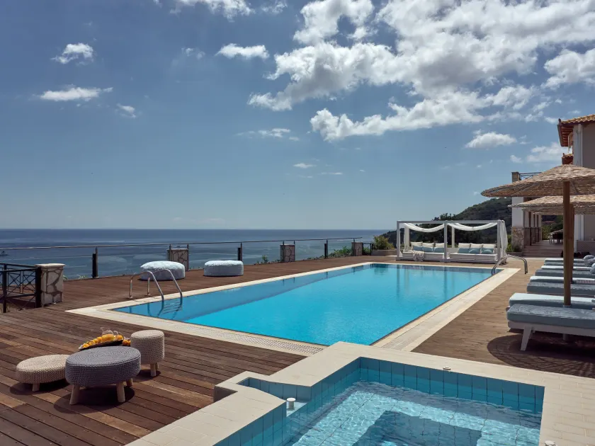 Serenus Luxury Villa - Image 1