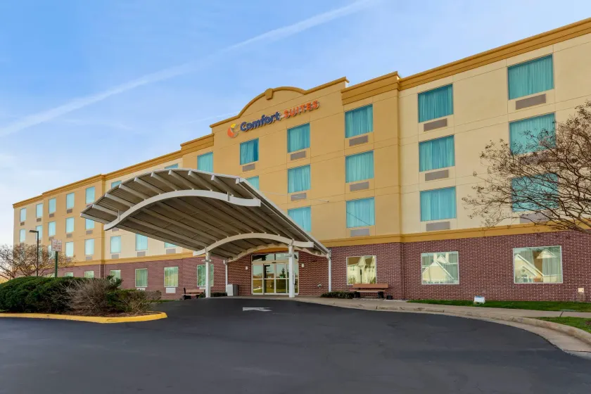 Comfort Suites Manassas Battlefield Park - Image 1