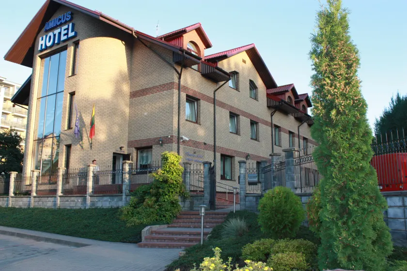 Amicus Hotel - Image 1