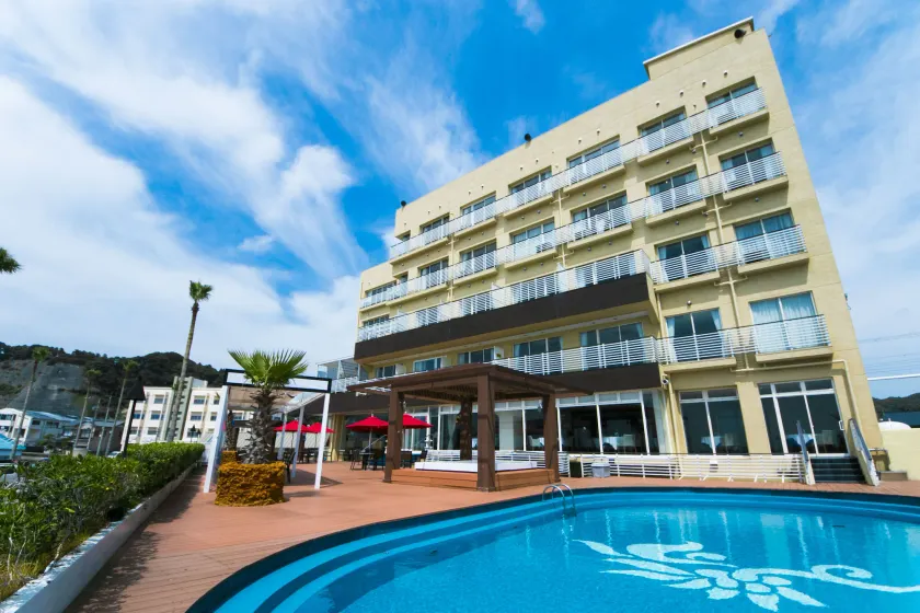 Sayan Terrace Hotel & Resort - Image 1